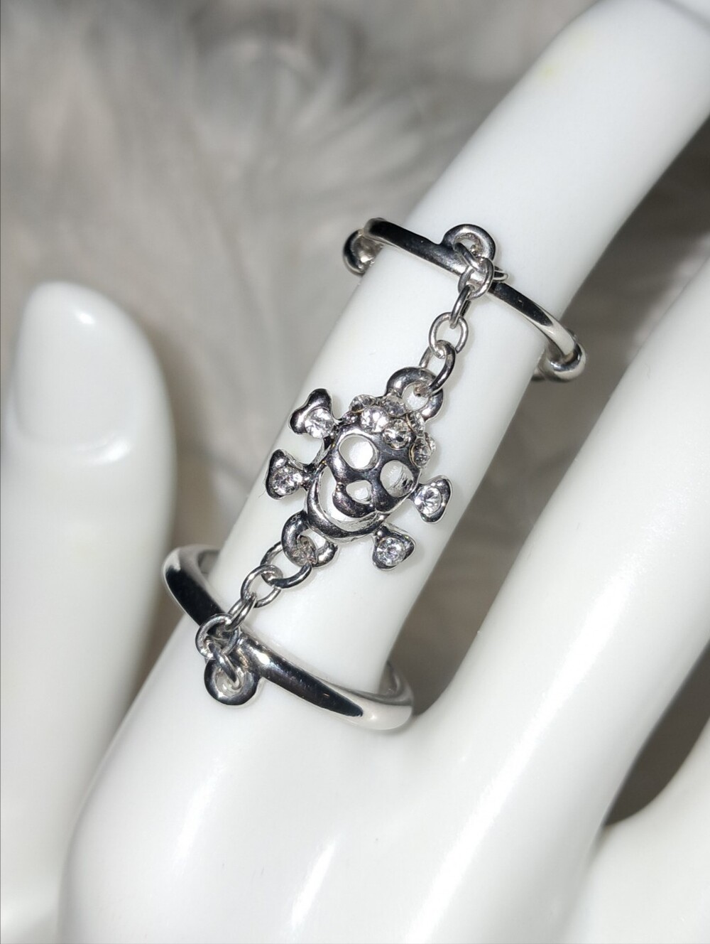 NWT Rue 21 Skull Double Finger Ring
